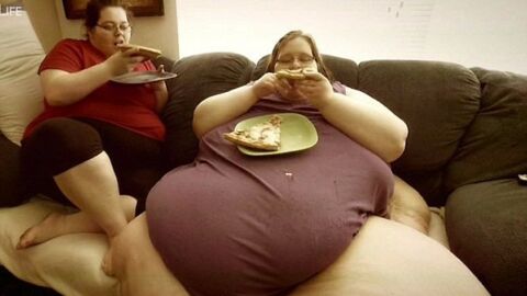 Die vierzigjährige Charity Pierce war mit 350 kg die dickste Frau der Welt... Dank einem drastischen Programm nahm sie 200 kg ab!