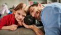 Pitbull darf mit Tochter im Bett schlafen: Was dann passiert, überrascht alle