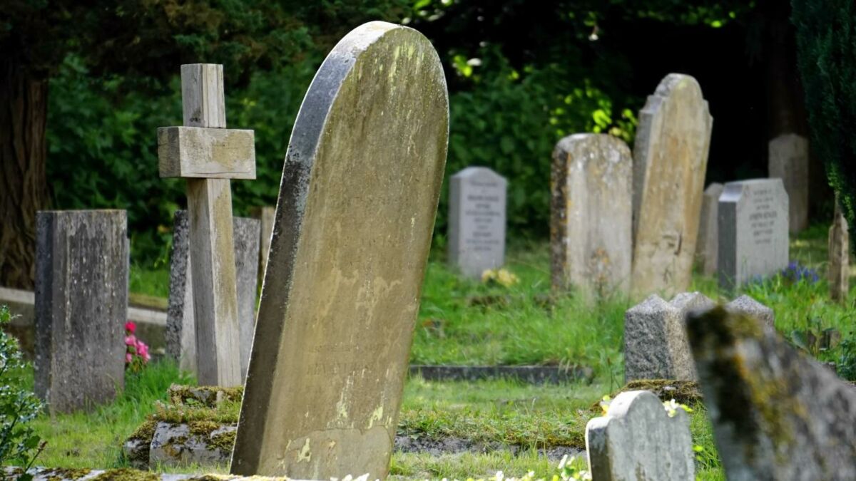Verrückte Geschichte: Diese Frau soll lebendig begraben worden sein