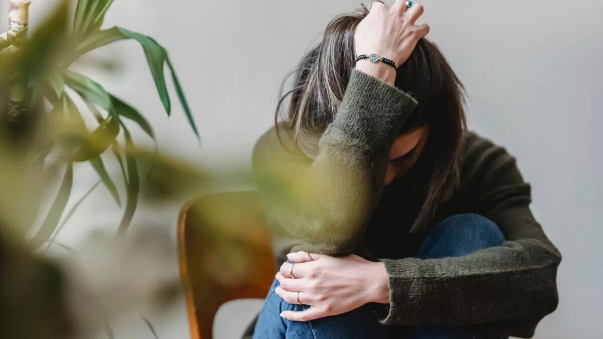 So bekämpfst du deine Angststörungen: 4 einfache Tipps
