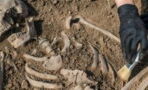 Skelett im Bleisarg stellt Forschende vor Rätsel