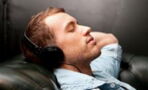 Schlaf mit "rosa Rauschen“ hat Auswirkungen aufs Gehirn