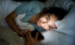 8 von 10 Personen machen diesen Fehler nachts mit ihrem Handy