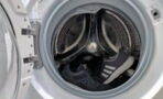 Reinigt und desinfiziert eure Waschmaschine mit diesen einfachen Tricks