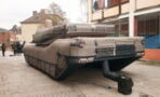Kriegs-Täuschung mit Fake-Panzern: Tschechische Firma liefert aufblasbares Militärgeschütz