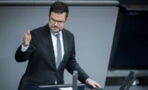 Silvesterkrawalle: Justizminister kontert rassistische CDU-Forderung mit Humor