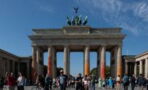 Mitglieder der "Letzten Generation" sollen für Reinigung von Brandenburger Tor blechen: Die Summe hat es in sich