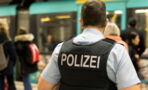 Polizei durchsucht einen Döner und nimmt den Besitzer sofort fest