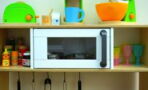 So reinigst du deine Mikrowelle in Null Komma Nichts