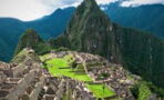 Andauernde Proteste in Peru: Tourist:innen sitzen am Machu Picchu fest