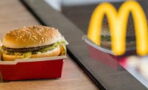Weltweit einzigartig: McDonald's mit blauem Logo wird zu Touristenattraktion