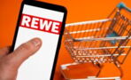 Große Änderung bei Rewe: Jetzt muss die Kundschaft selbst im Supermarkt mit anpacken