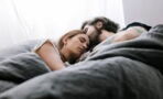 Gleichberechtigung im Bett: Diese Auswirkung hat sie auf unsere Schlafqualität
