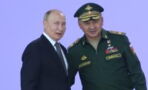 Kreml-Video geht viral: Putin zeigt Verteidigungsminister Schoigu öffentlich die kalte Schulter