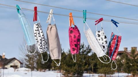 Neue Corona-Variante: Forscher fordern die Masken-Rückkehr - Leute lehnen "Covid-Schwachsinn" ab