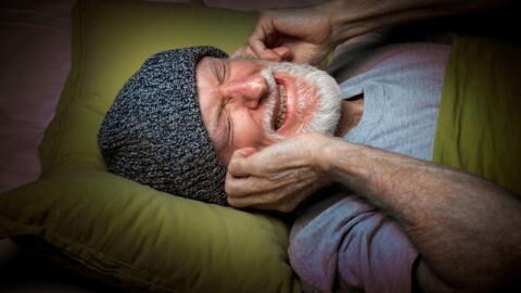 Forschung: Das steckt dahinter, wenn wir im Schlaf zusammenzucken