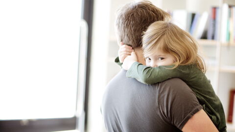 Vater verheimlicht, was hinter dem Namen seiner Tochter steckt: Dann erfährt seine Frau die ganze Wahrheit