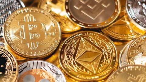 Alle wichtigen Kryptowährungen stürzen ab, nachdem El Salvador Bitcoin zur offiziellen Währung macht