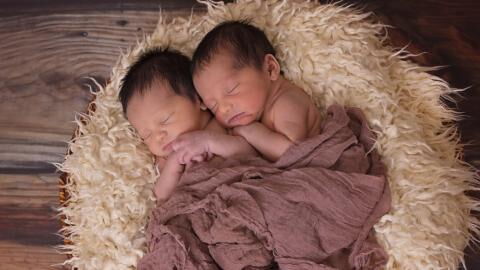 Sensation: Eineiige Zwillinge mit unterschiedlichen Geschlechtern stellen Ärzte vor Rätsel