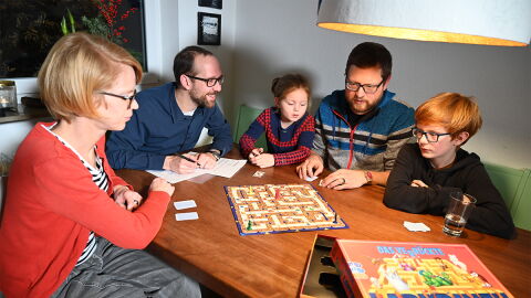 Corona-Quarantäne: Wie beschäftige ich mein Kind daheim?