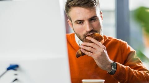 Stressessen: Mit diesen 6 Tipps gelingt euch der Kampf gegen das Verlangen