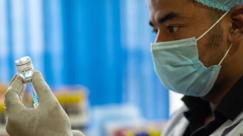 Gesichtslähmung nach Impfung: Studie entdeckt Zusammenhang mit Pfizer-Impfstoff