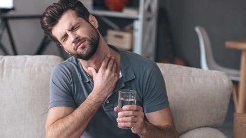 Halsschmerzen nach einer Corona-Infektion deuten auf eine bösartige Krankheit hin