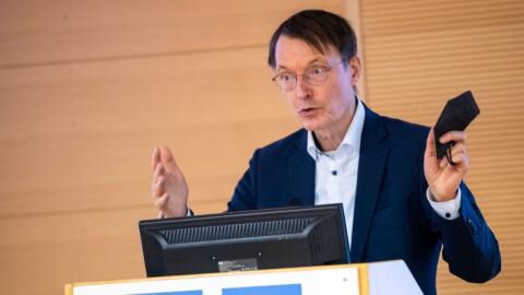 "Verantwortungslos": Gesundheitsminister Lauterbach sieht Schuld für neue Covid-Welle bei Köln