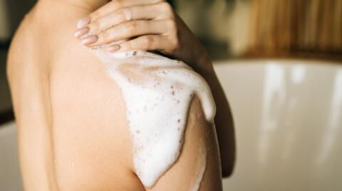 Hautpflege während der Menopause: Gynäkologin nennt 5 wichtige Tipps