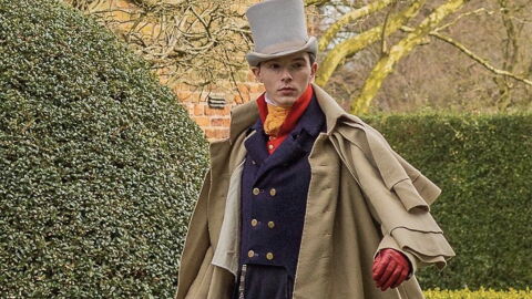 25-Jähriger schneidert sich selbst seine Kleidung: Sein Trend zieht Folgen nach sich