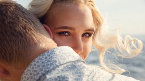 Studie: Frauen gehen aus einem bestimmten Grund fremd