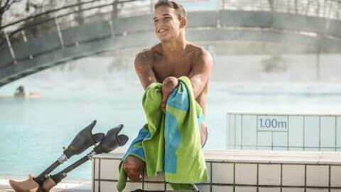 Théo Curin: Die unglaubliche Geschichte dieses Vierfach-Amputierten, der zum Model wird