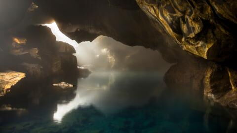 Grausame Natur: Wenn ihr einen Fuß in diese Höhle setzt, werdet ihr nicht lebend herauskommen