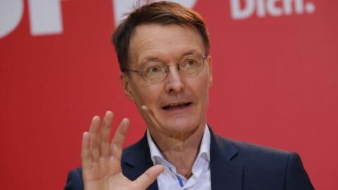 "Staat darf sich nicht erpressen lassen": Karl Lauterbach findet deutliche Worte für Impfgegner:innen