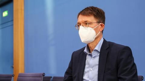 Daten zu Omikron lückenhaft: Lauterbach besorgt über Omikron-Dynamik