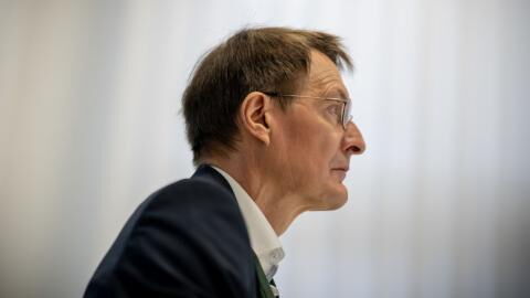 (K)ein Ende der Pandemie: Top-Virologe widerspricht Lauterbachs düsterer Omikron-Warnung