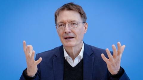 "Witzfigur": Gesundheitsminister Lauterbach rechnet mit Altkanzler Schröder ab