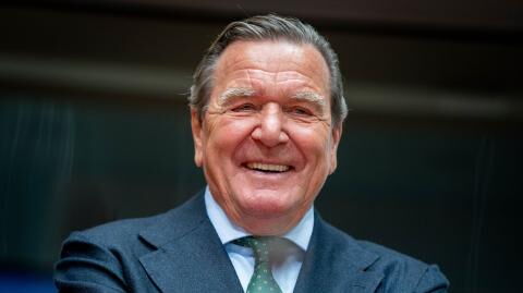 "Friedenskanzler": Olaf Scholz erhält Unterstützung von Altkanzler Gerhard Schröder