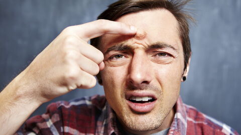 Ekel-Video: Arzt lässt den größten Pickel der Welt platzen