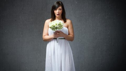 Braut traut ihren Augen nicht: Auf ihrer Hochzeit trägt noch jemand ihr Kleid