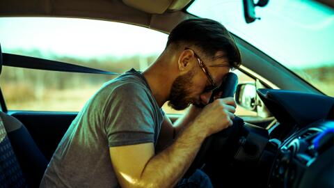 Mann ist ständig betrunken, ohne Alkohol konsumiert zu haben: Erst ein Arzt bringt Licht ins Dunkle