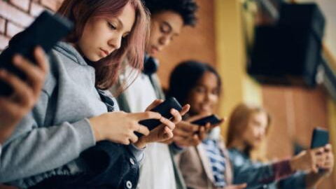 Australiens Social-Media-Verbot für Jugendliche unter 16: Vorbild oder Sackgasse?