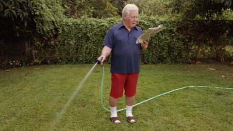 Wenn ihr 4 Schritte beachtet, bekommt ihr einen perfekten Rasen hin!