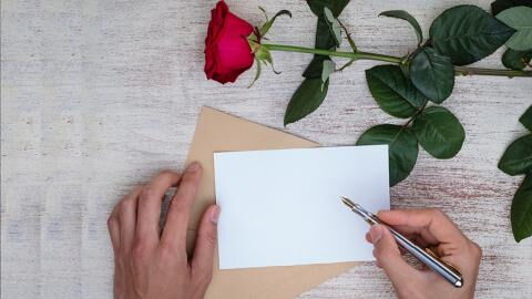 So gestaltet man(n) die perfekte Karte zum Valentinstag