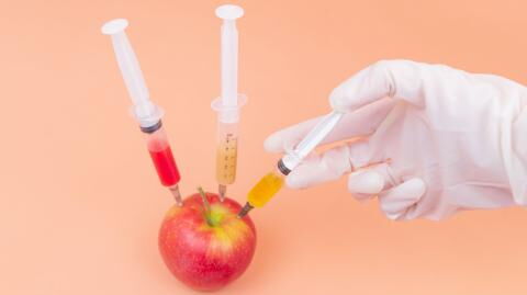 Diese Lebensmittel solltest du nach deiner Corona-Impfung vermeiden