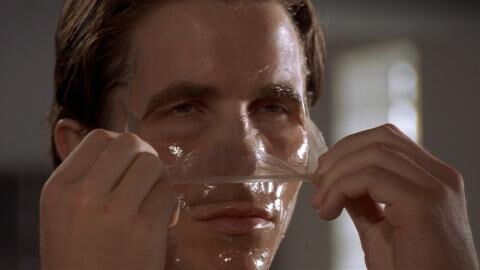 Ein Dermatologe verrät: Mit diesen Tricks verhinderst du, dass deine Haut alt aussieht