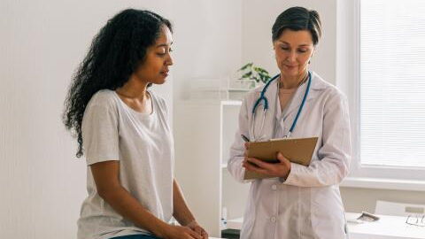 3 Dinge, die ihr vor einem Arztbesuch vermeiden solltet