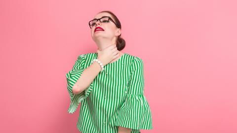 Probleme beim Schlucken? Dahinter kann eine tödliche Krankheit stecken