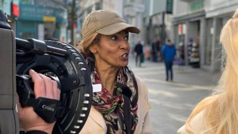 "Wir haben alle diese Krise": Nadja Abd el Farrag kann bis auf Weiteres nicht arbeiten