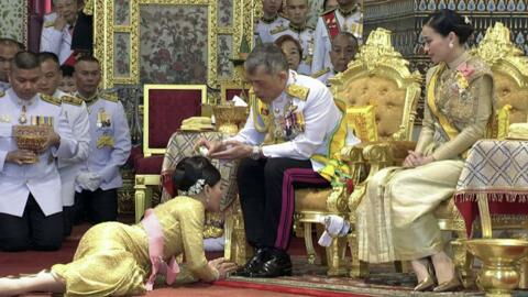 Thai-König Rama X: Eifersuchts-Drama führt zu Nacktbilder-Skandal